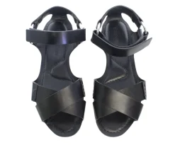 Black flat sandal