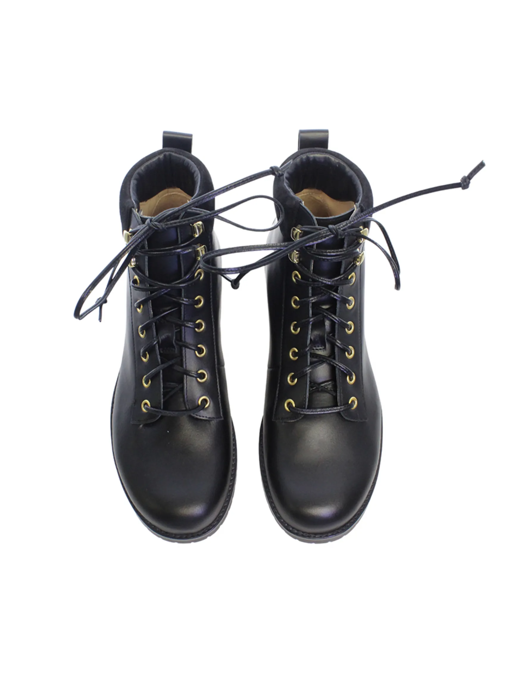 Black leather mountain boot