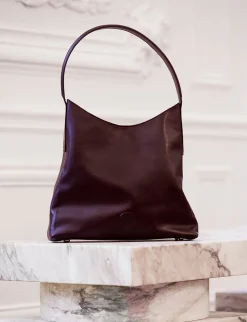 Léonore M burgundy leather bag
