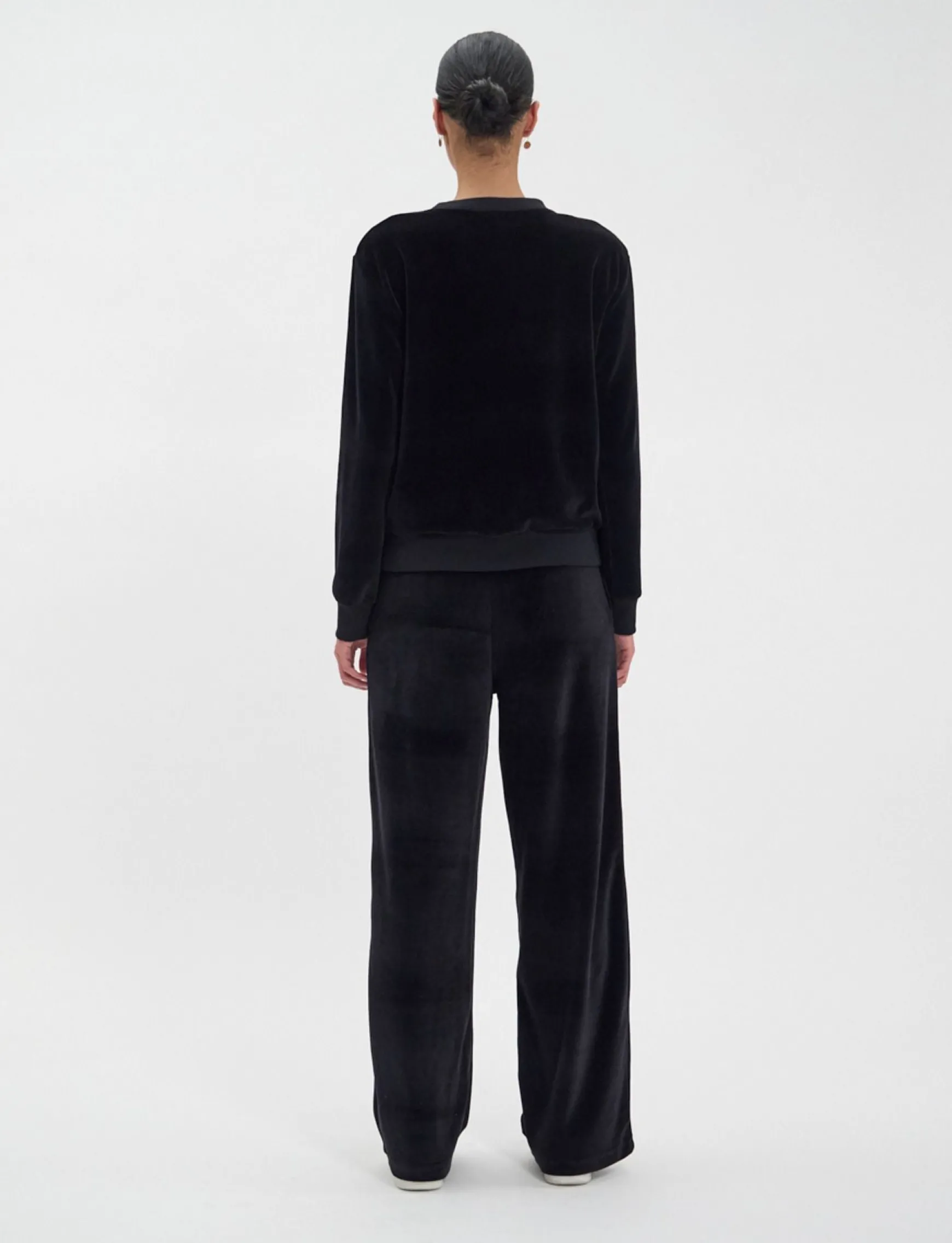 Mathilde sweatshirt in smooth black velvet